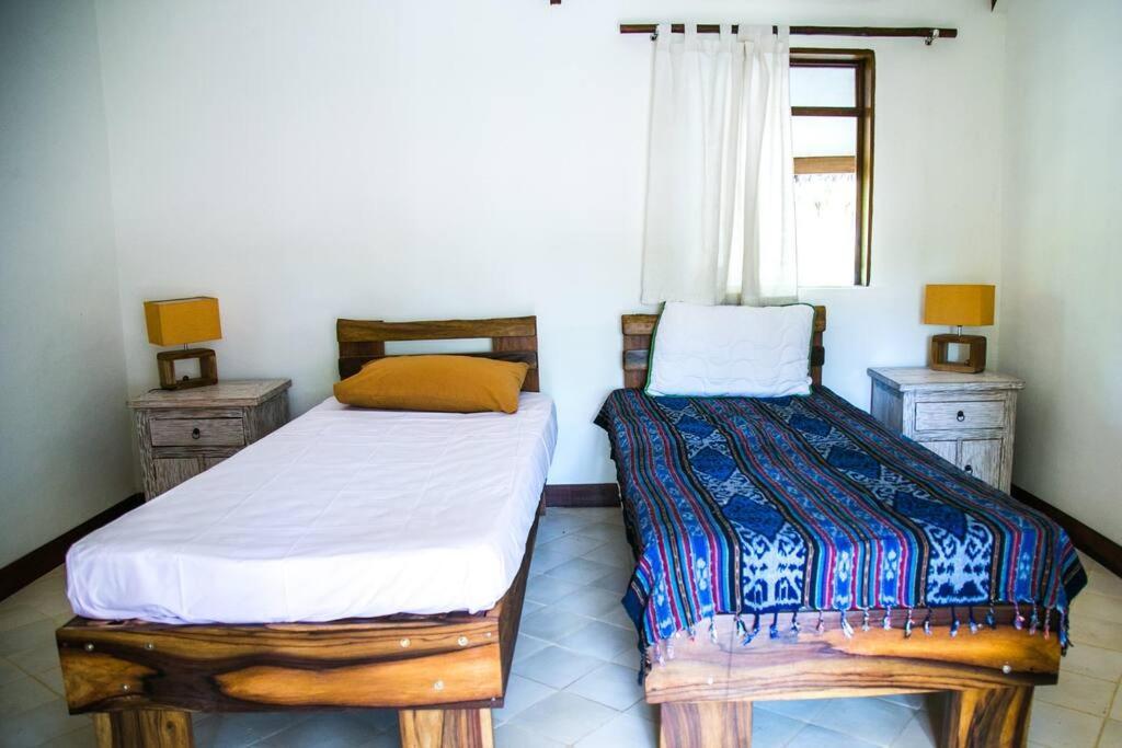 Beach-Front Sumbawa Surf House Lemonga Esterno foto