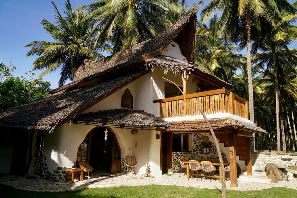 Beach-Front Sumbawa Surf House Lemonga Esterno foto