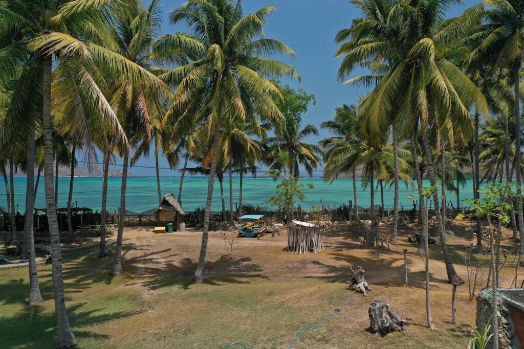 Beach-Front Sumbawa Surf House Lemonga Esterno foto