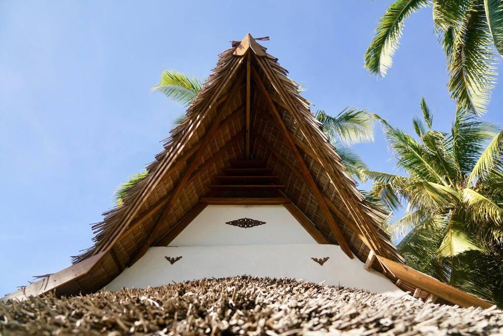 Beach-Front Sumbawa Surf House Lemonga Esterno foto