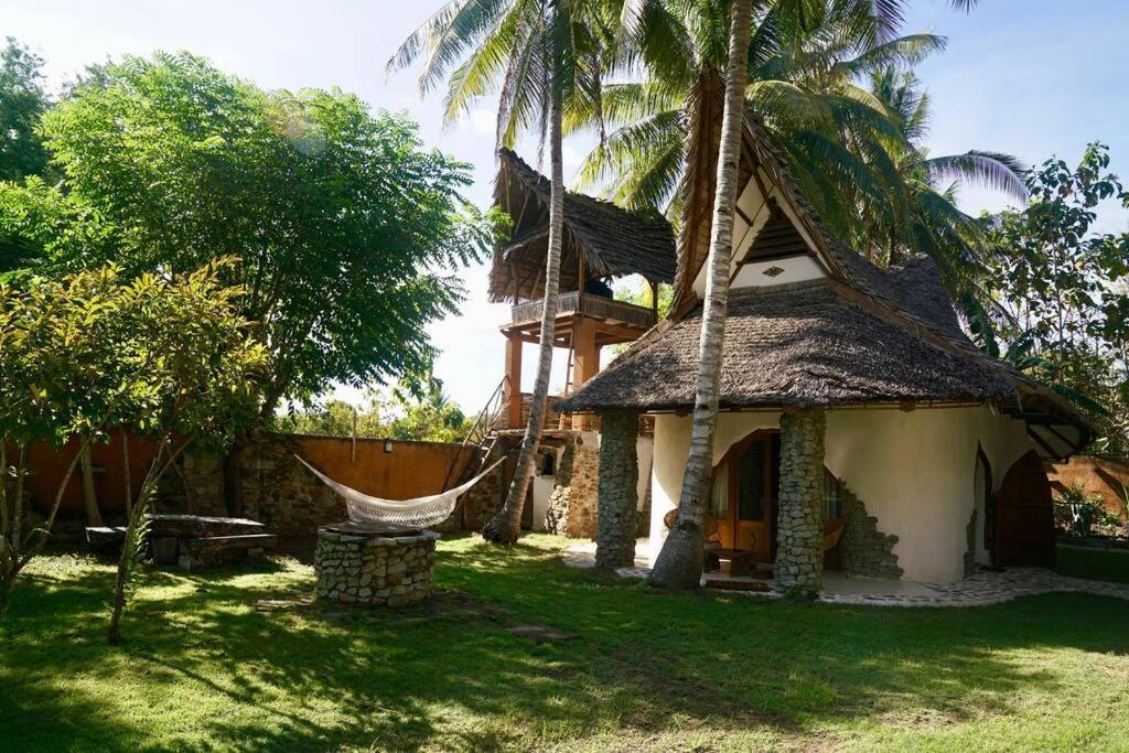 Beach-Front Sumbawa Surf House Lemonga Esterno foto