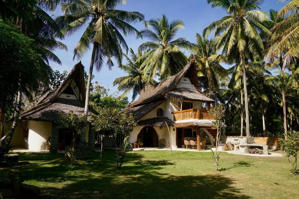 Beach-Front Sumbawa Surf House Lemonga Esterno foto